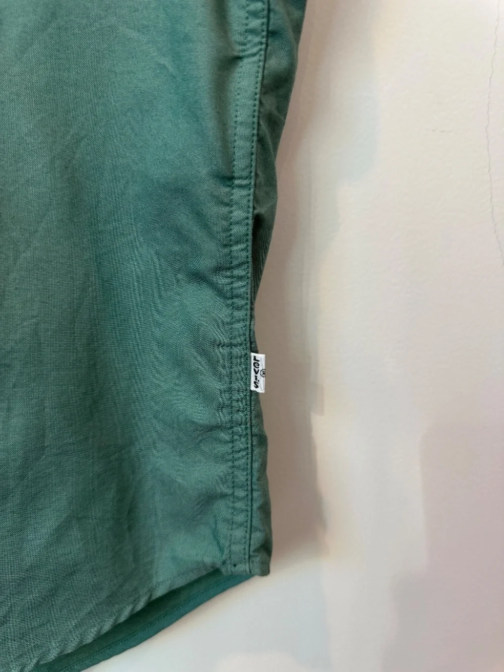 Levi’s Men’s Green Short Sleeve Button-Up Shirt Size S